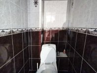 Туалет в кафеле
