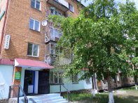 Фасад дома со стороны дороги