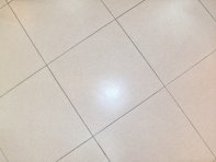 полы в прихожей и в зале