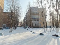 Дом снаружи ( есть видеонаблюдение, контрольно-пропускной пункт)