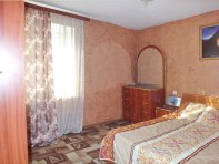 2-ая комната ( очень большая спальня с площадью 11,9)