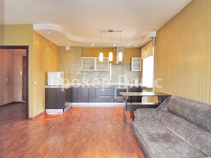 Сдаю 4-к. квартиру, 51 м². Кызыл, Центр, Кочетова, 3а