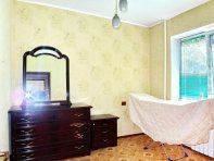 Большая светлая спальня