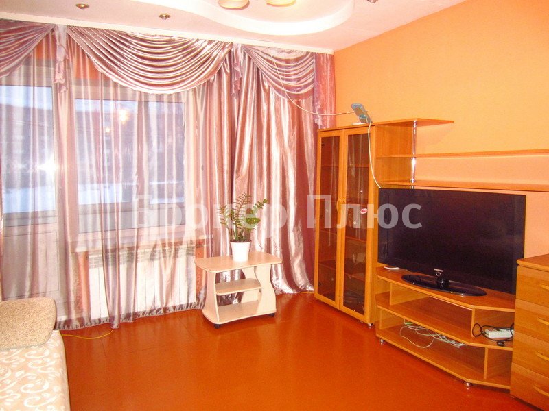 Сдаю 3-к. квартиру, 68 м². Кызыл, Гора, Чапаева, 11