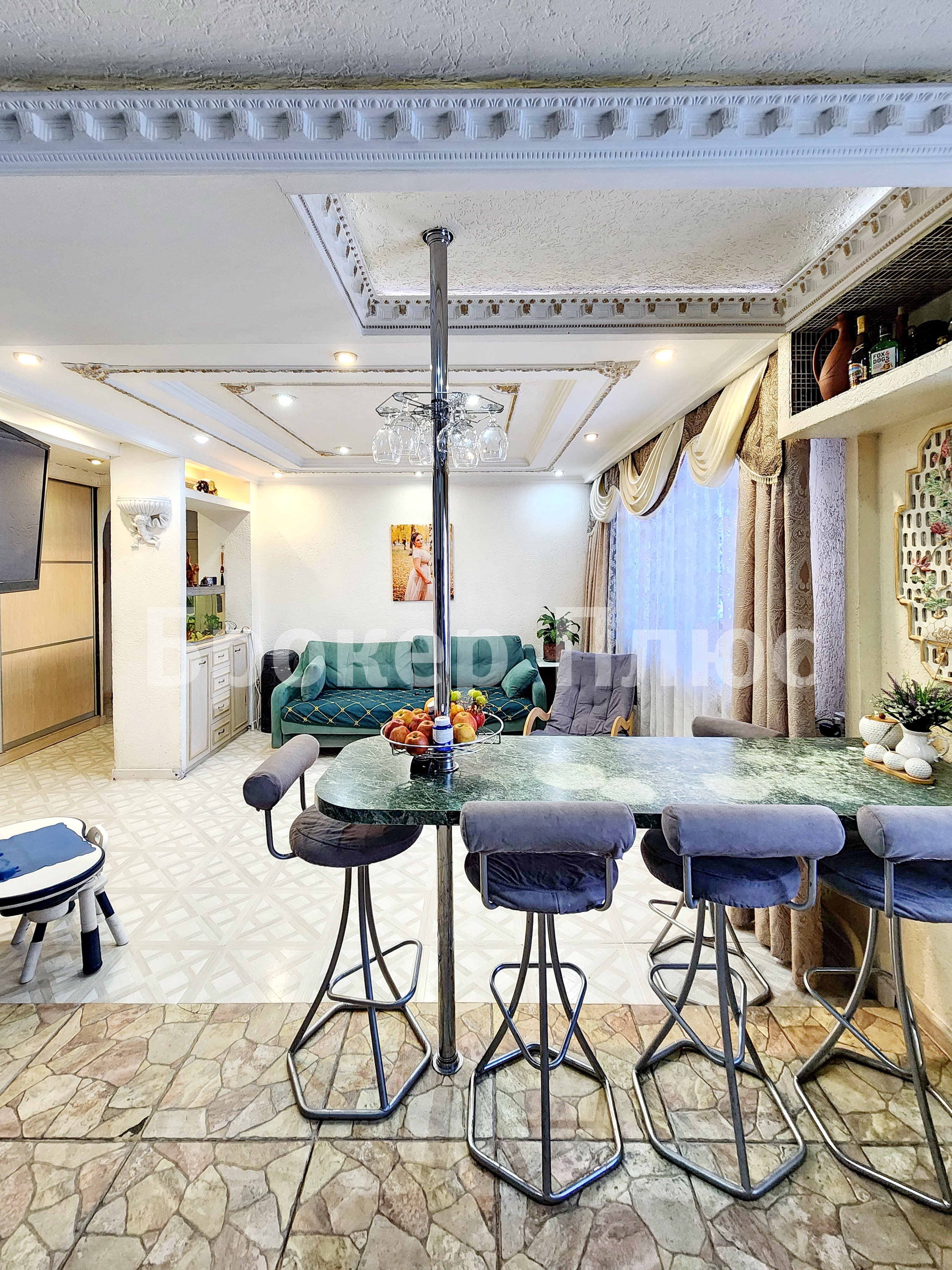 Продаю 3-к. квартиру, 64 м². Кызыл, Калинина, 26