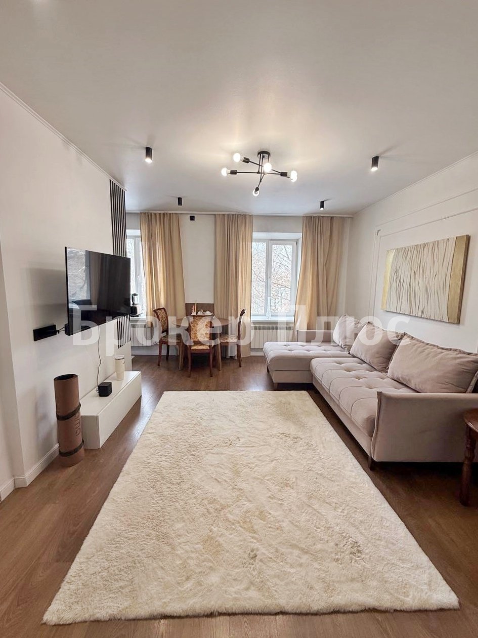 Продаю 3-к. квартиру, 57.8 м². Кызыл, Титова, 36