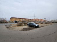 Школа 5 через дорогу.